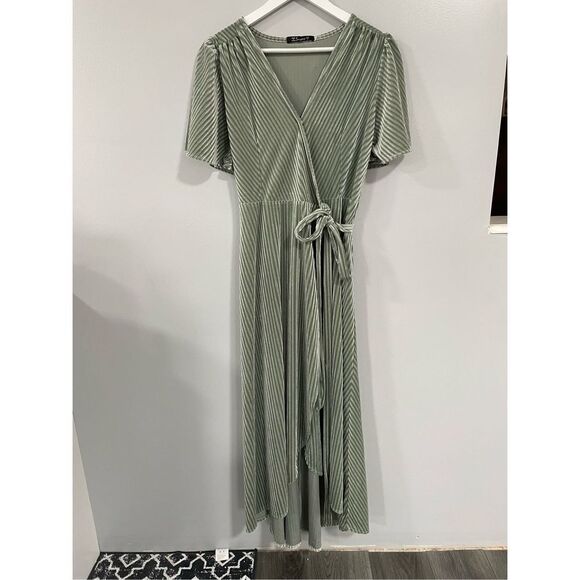 Simplee Womens Medium Boho Velvet Maxi Wrap Tie Dress Flowy NWT V Neck - Picture 1 of 7